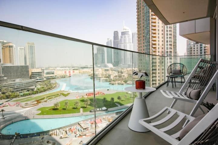 Spectacular Views Of Burj & Fountain - 2 Br Lägenhet *