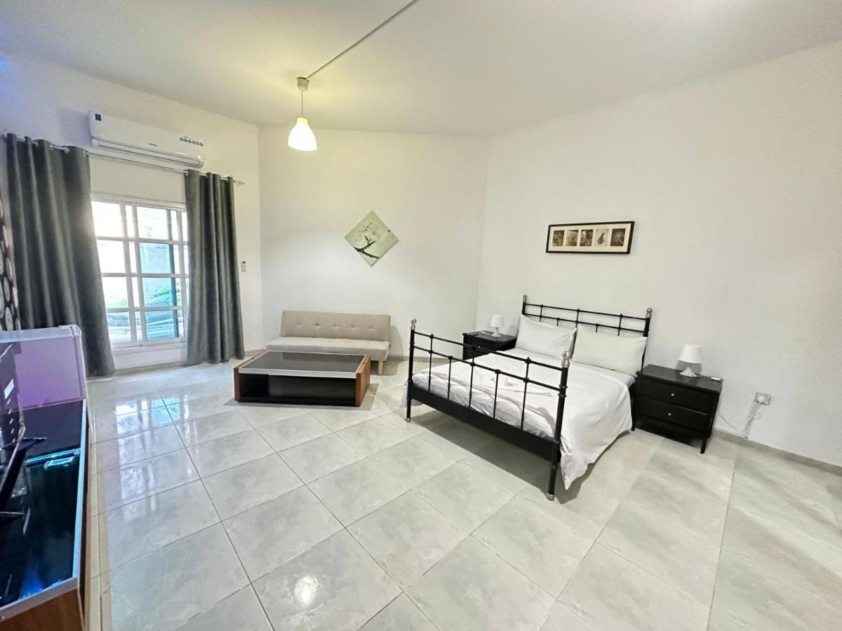 Relaxing Private In Compound Housing Near Burj Alarab 124 Hospedagem domiciliar Dubai