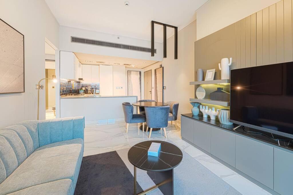Lejlighed Exquisite 1-br At Mag 318 In Business Bay