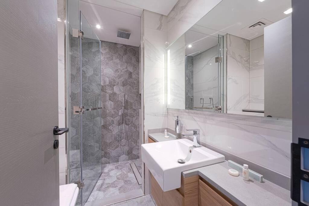 Exquisite 1-br At Mag 318 In Business Bay Lejlighed Dubai