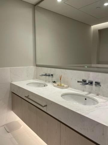 Reserve Now Stylish Studio4 In Palm Tower Sky Pool Views Apartamento Dubái