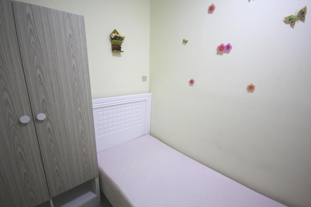 Gazde/Camere de închiriat Nice Budget And Bed Space For 
