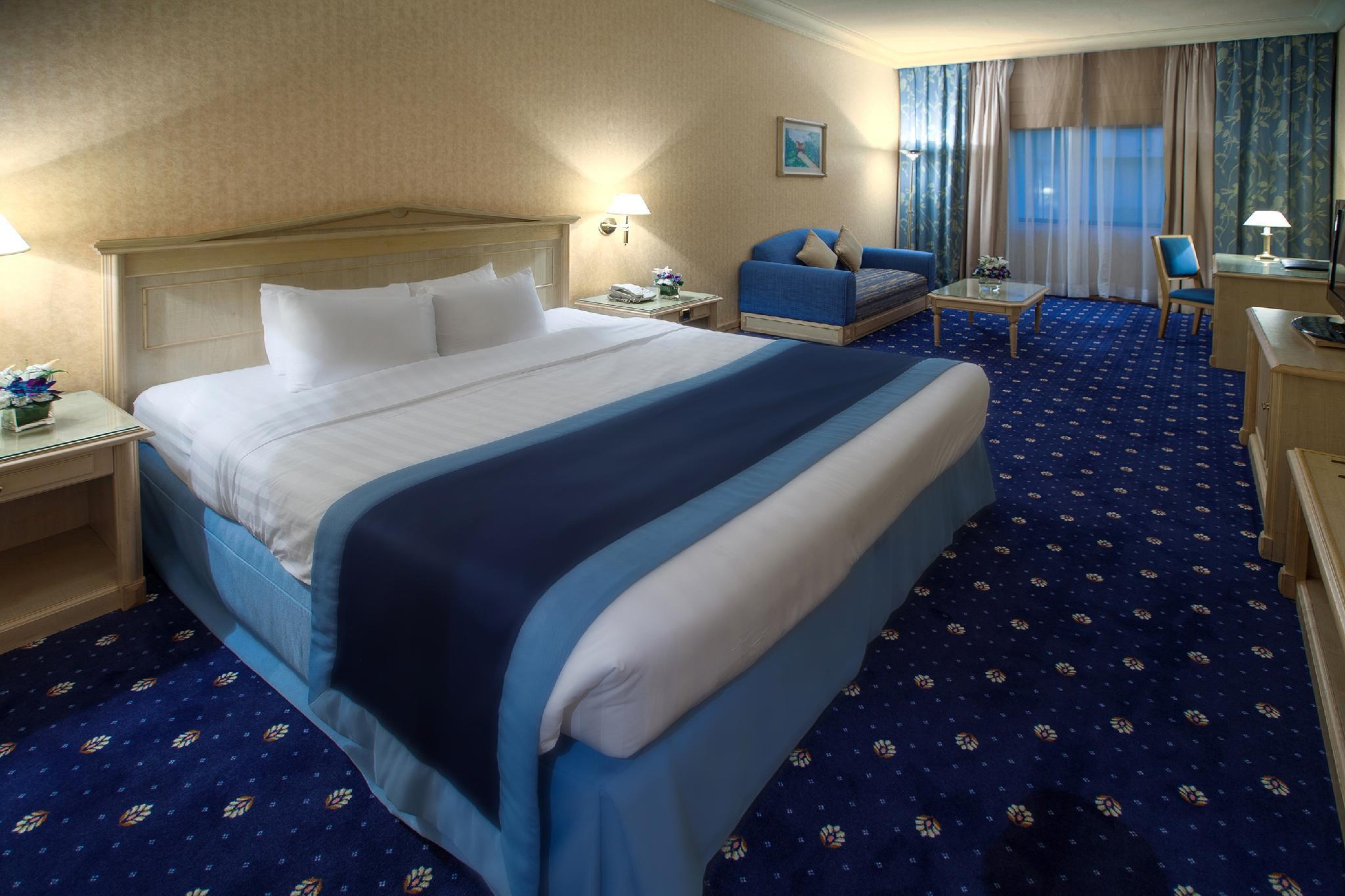 Capitol Hotel 4*