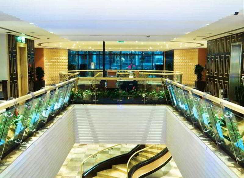 Halo Hotel 4*