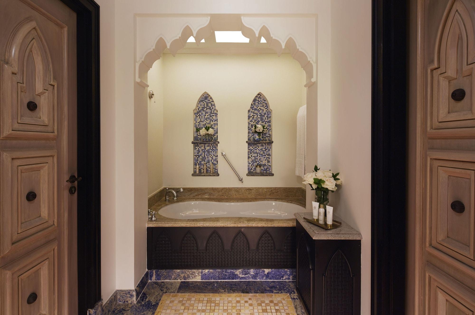 Resort Jumeirah Mina Al Salam 5*