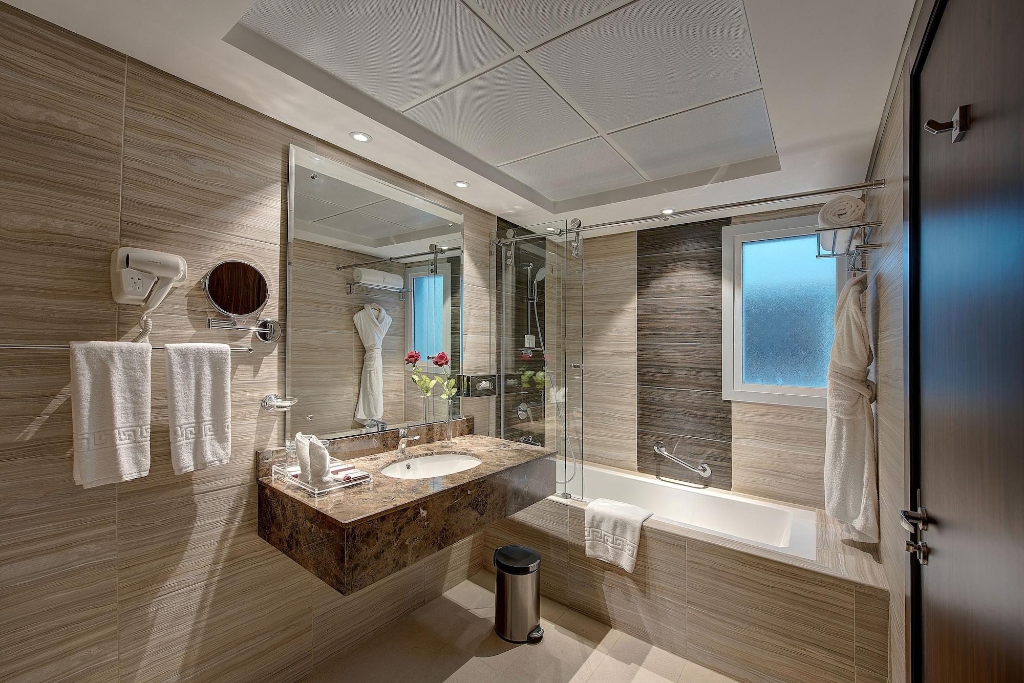 Omega Hotell 4*