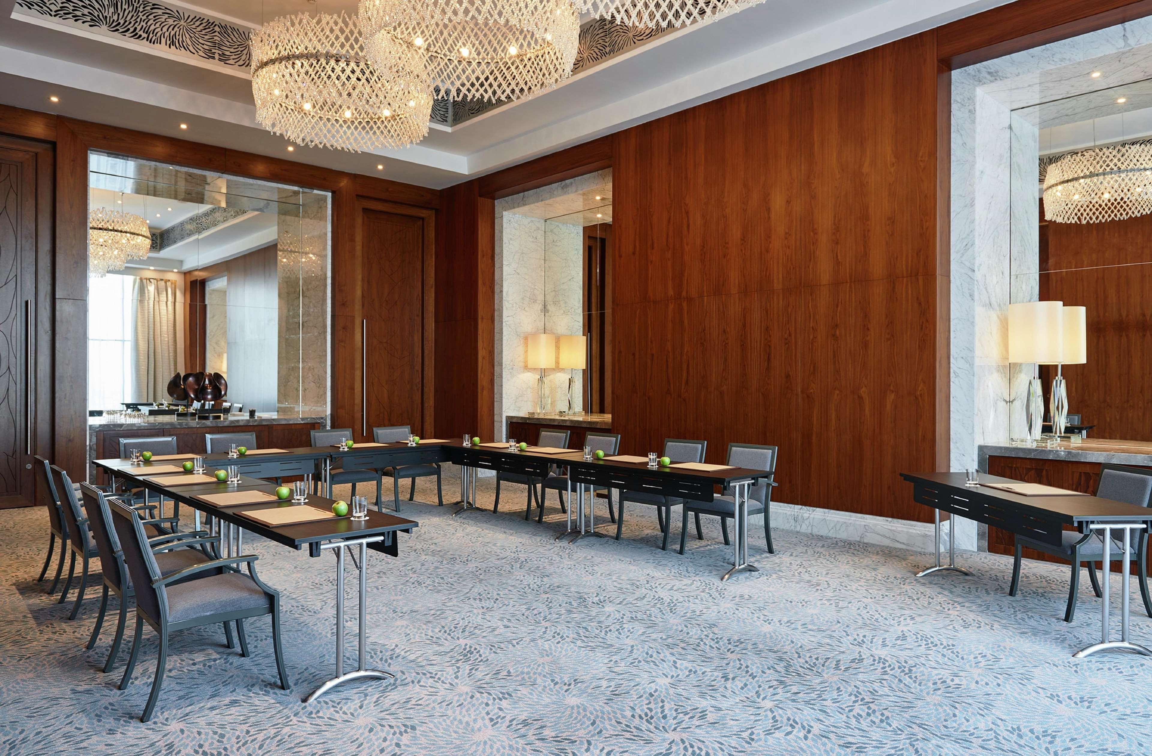 Hilton Al Habtoor 5* Dubái