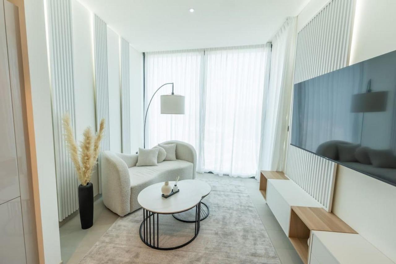 Eagles Nest !fabulous 1 Bed Apartment! Appartement Dubaï