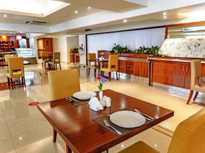 Hotel Golden Sands 3 3*