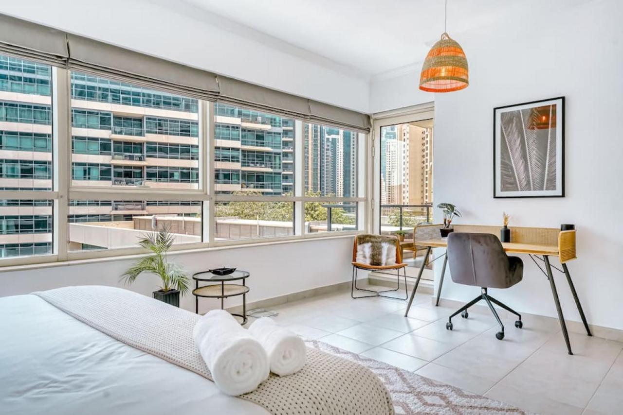 2 Beds Boho Design W Marina View In Marina Quays *