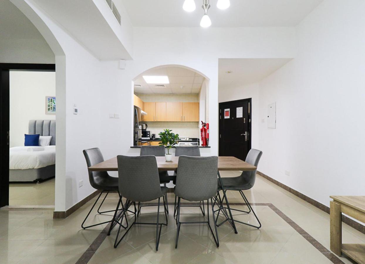 Apartamento Rh- Spacious 2br, Steps Away From Mall Of Emirates, Al Barsha Dubái