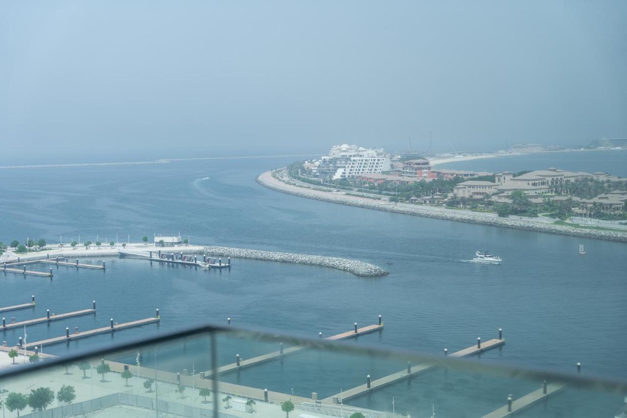 Elegant Seaside Living 3-bedroom Emaar Beachfront By Suiteable * Dubaï