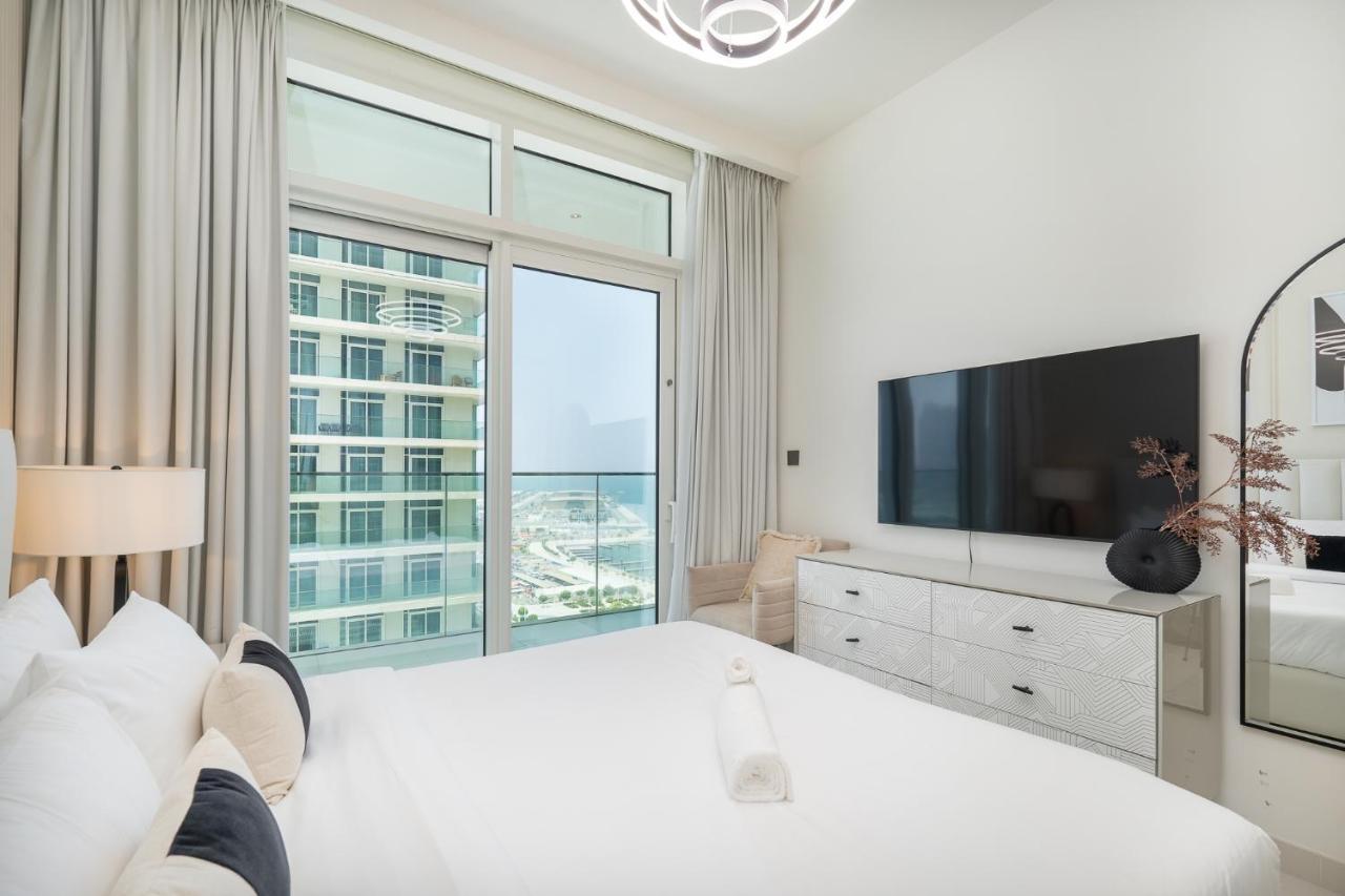 Elegant Seaside Living 3-bedroom Emaar Beachfront By Suiteable Appartement Dubaï