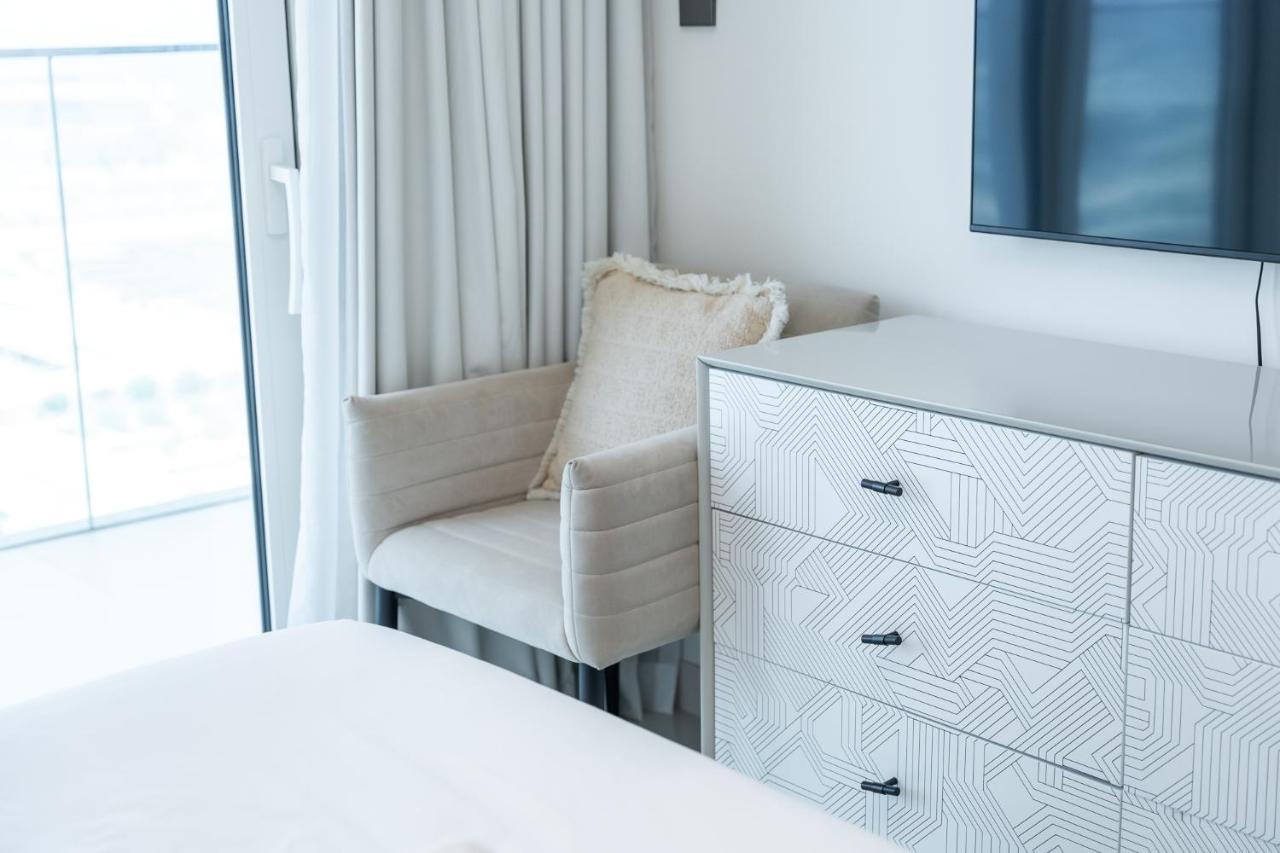 Elegant Seaside Living 3-bedroom Emaar Beachfront By Suiteable Appartement *