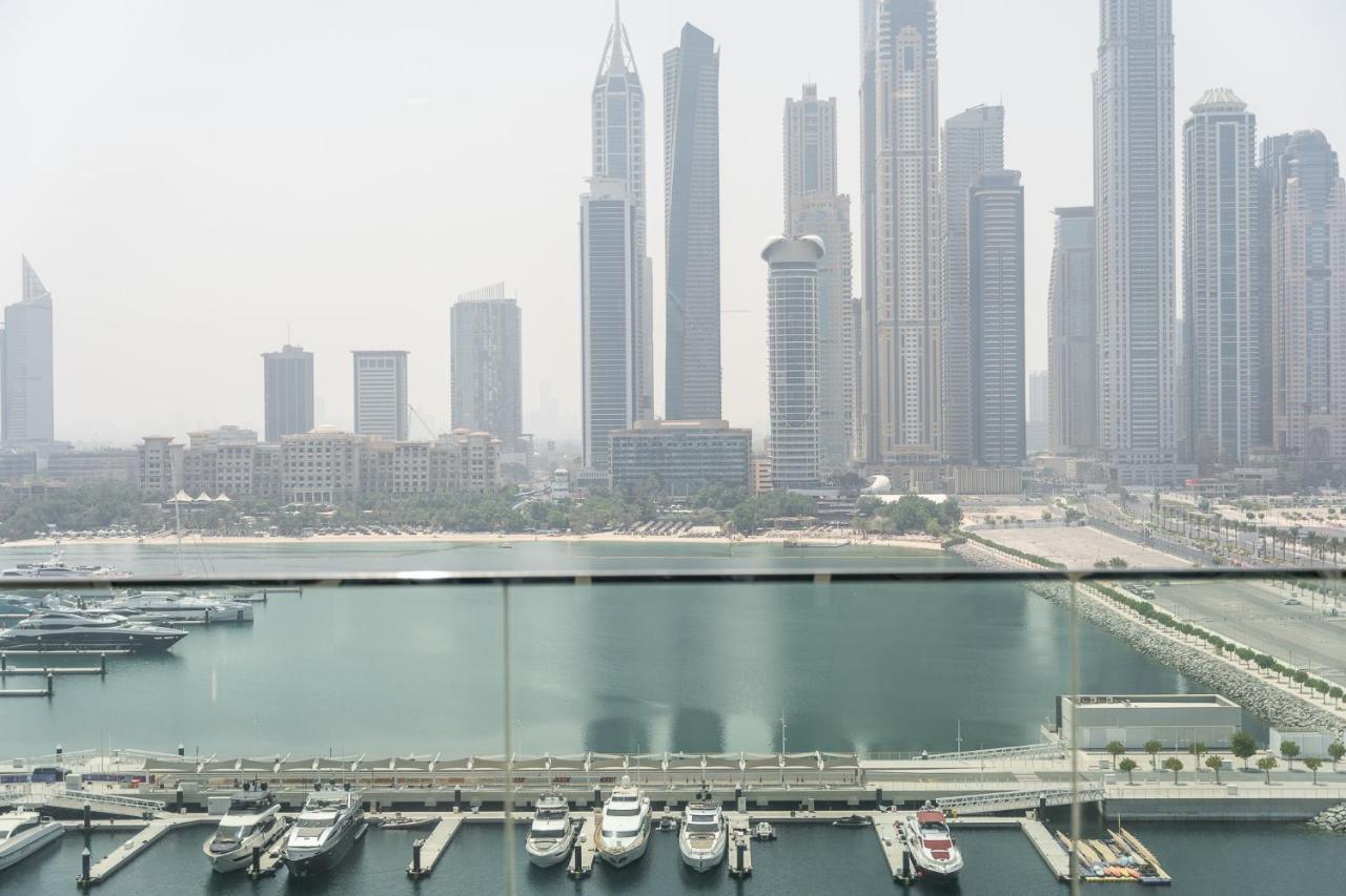 Elegant Seaside Living 3-bedroom Emaar Beachfront By Suiteable