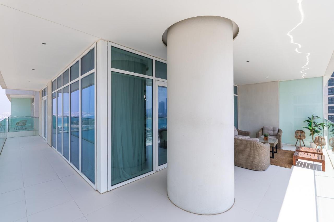 Elegant Seaside Living 3-bedroom Emaar Beachfront By Suiteable Appartement