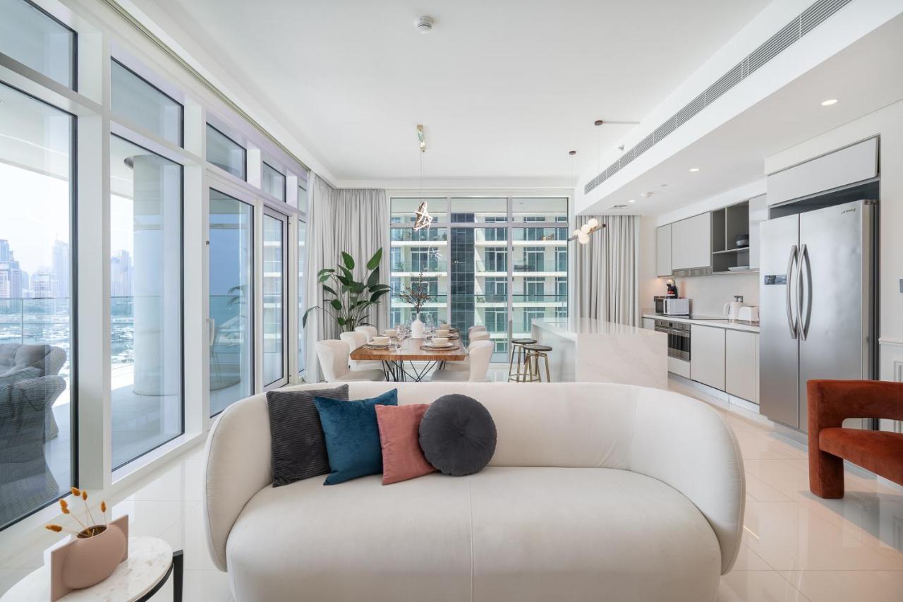 Elegant Seaside Living 3-bedroom Emaar Beachfront By Suiteable * Dubaï