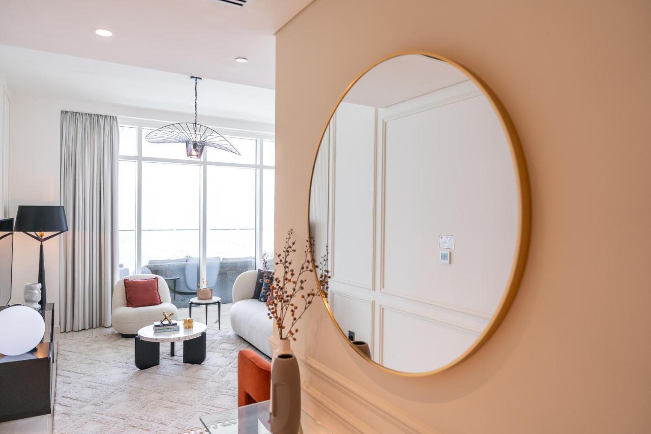 Appartement Elegant Seaside Living 3-bedroom Emaar Beachfront By Suiteable