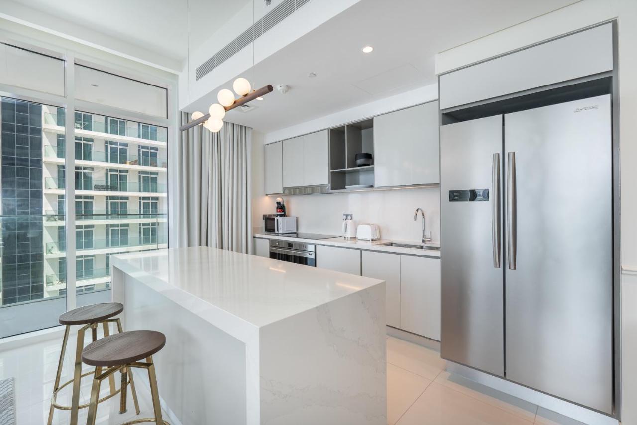 Appartement Elegant Seaside Living 3-bedroom Emaar Beachfront By Suiteable