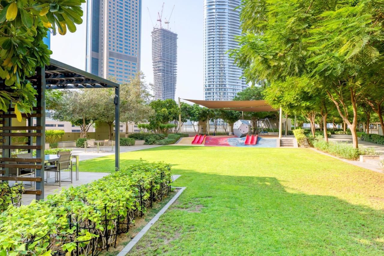 Apartment Burj Vista, Downtown Collection