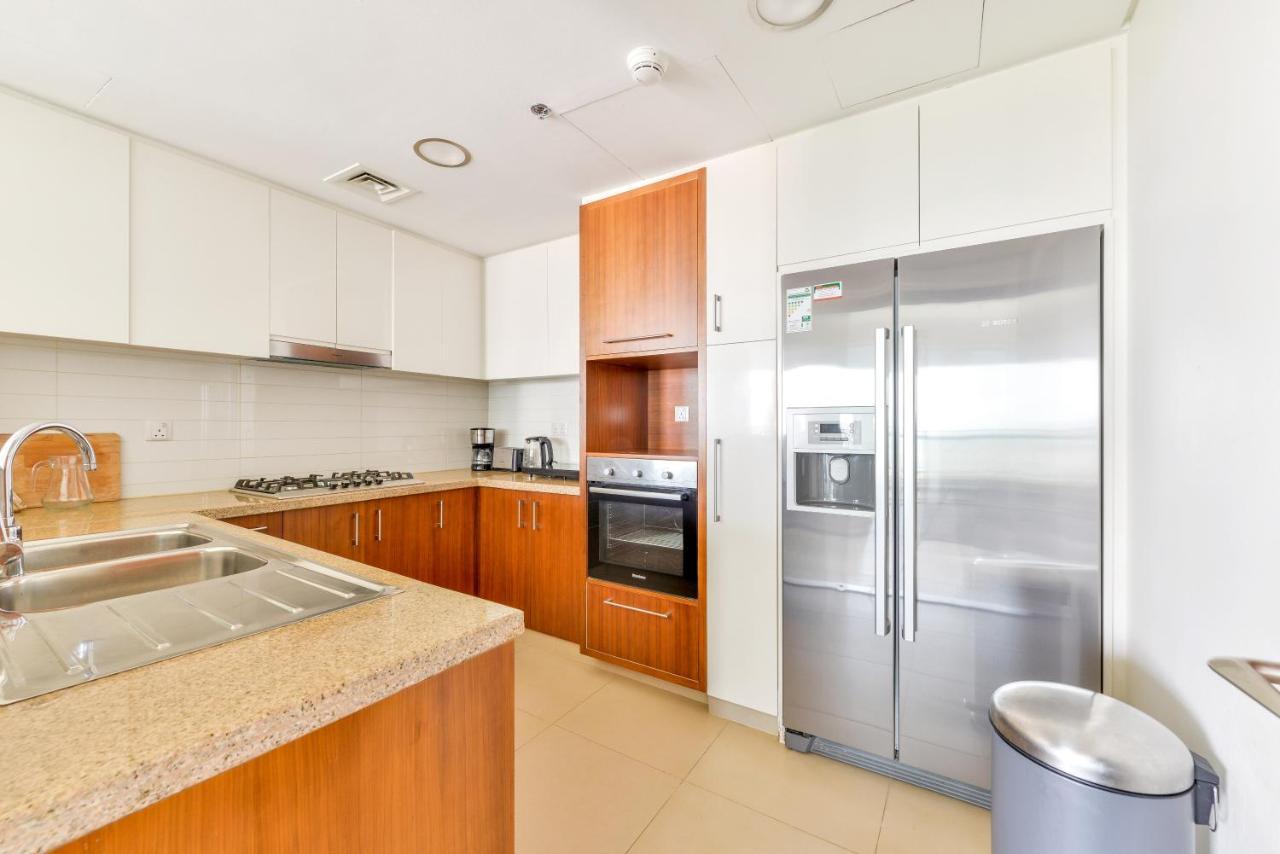 Apartment Burj Vista, Downtown Collection Dubai