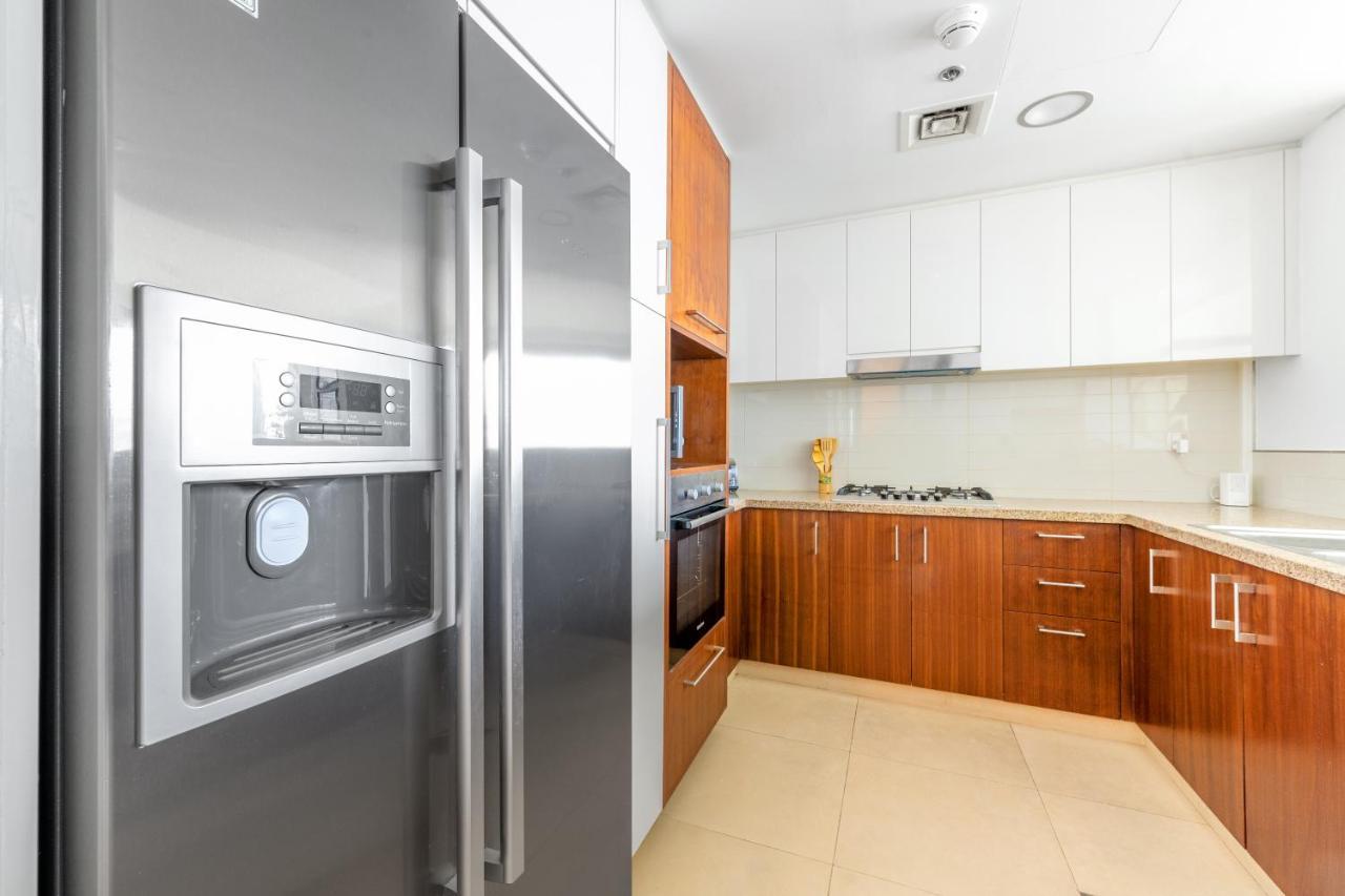 Apartment Burj Vista, Downtown Collection
