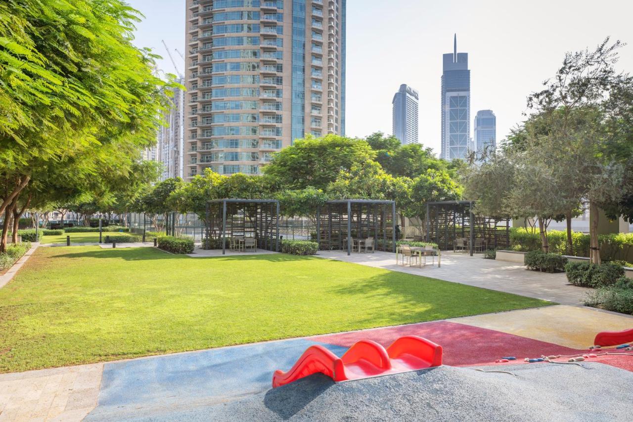 Apartment Burj Vista, Downtown Collection