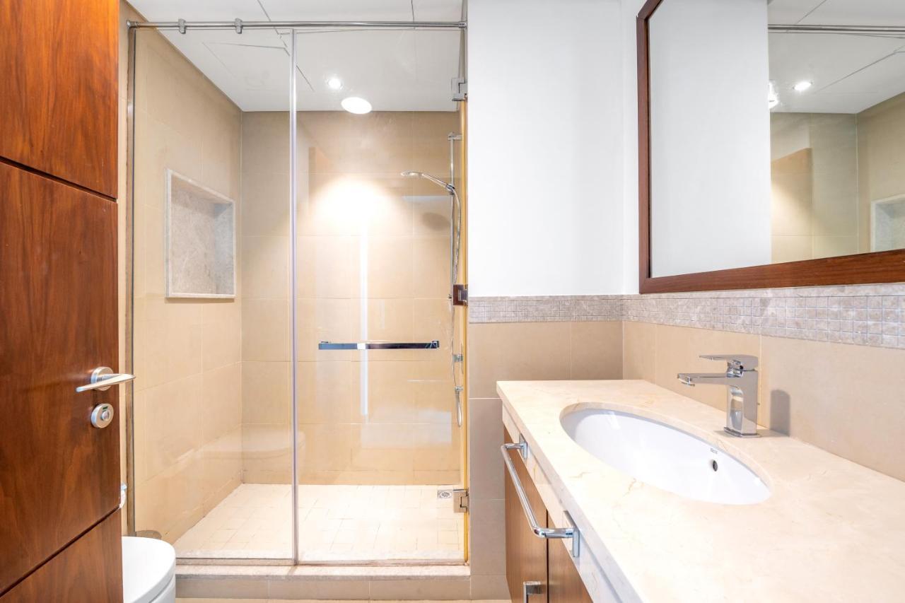 Burj Vista, Downtown Collection Apartment