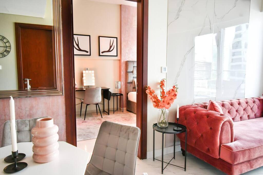 Reva Tower- 2br Mall Walking & Canal Facing Dubai