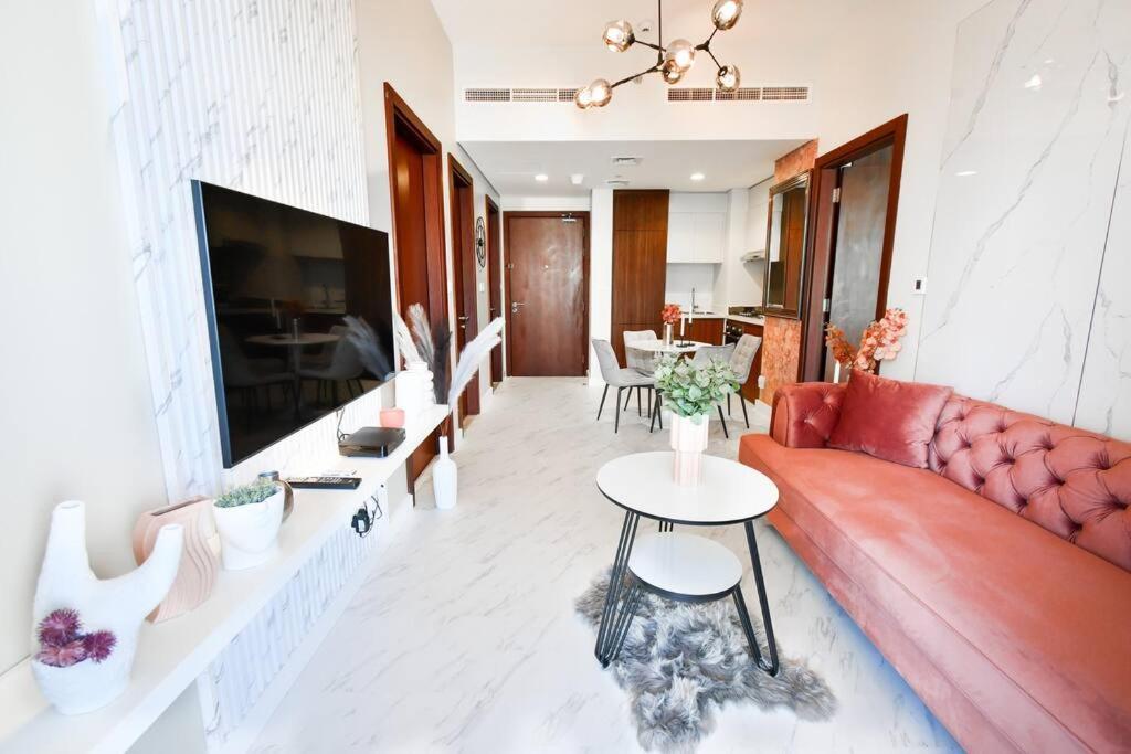 Reva Tower- 2br Mall Walking & Canal Facing