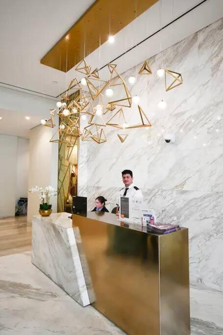 Apartment Reva Tower- 2br Mall Walking & Canal Facing