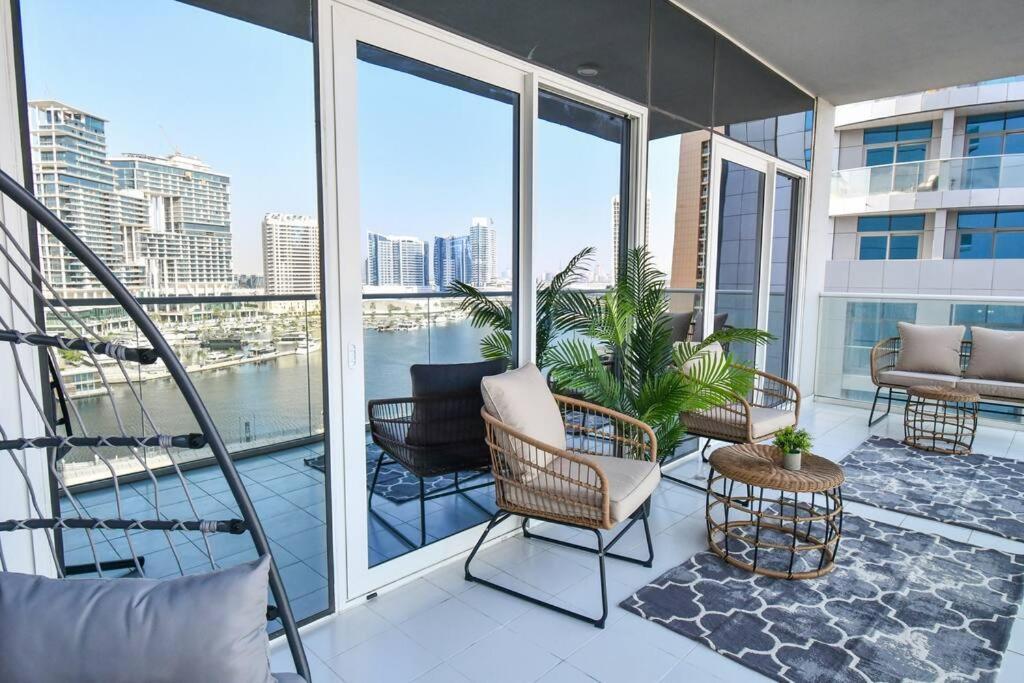 Apartment Reva Tower- 2br Mall Walking & Canal Facing Dubai