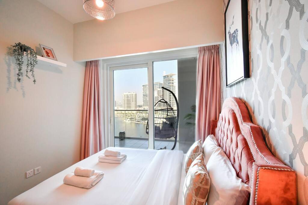 Reva Tower- 2br Mall Walking & Canal Facing Apartment Dubai