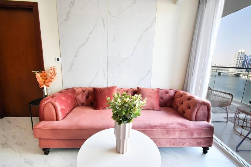 Reva Tower- 2br Mall Walking & Canal Facing Apartment