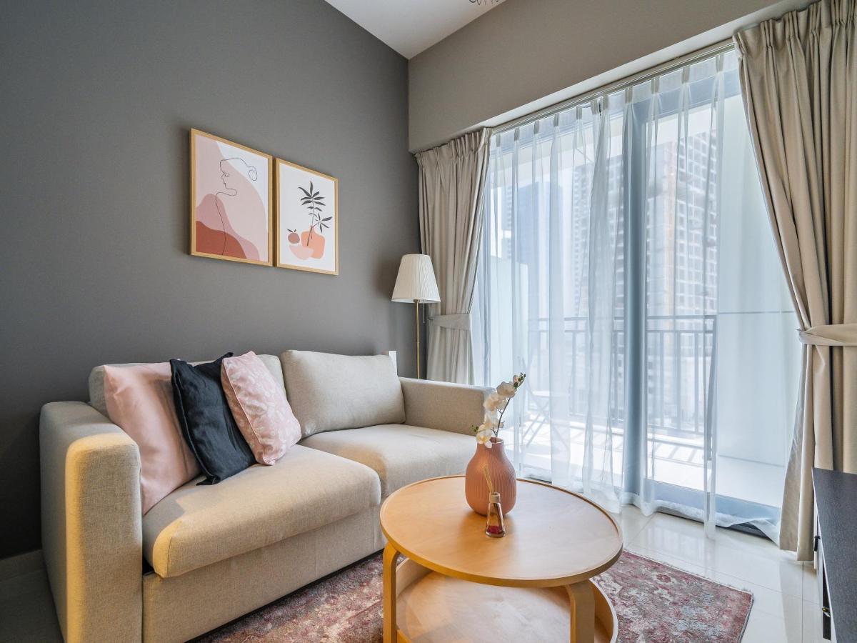Business Bay's Coziest Hideaway With Balcony Dubaï