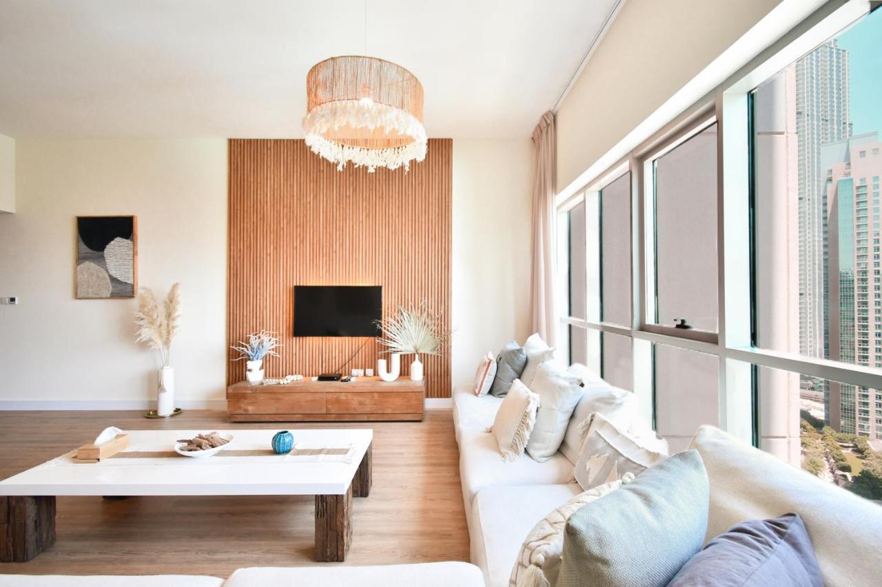 Downtown-high Floor Mesmerizing Fountain View 2br Chic Apartamento
