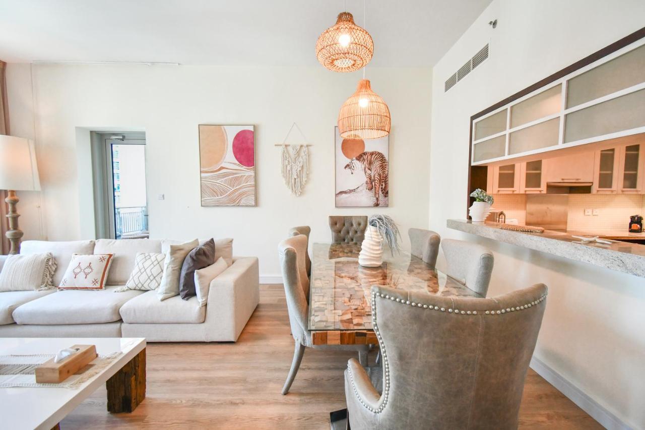 Downtown-high Floor Mesmerizing Fountain View 2br Chic Dubái