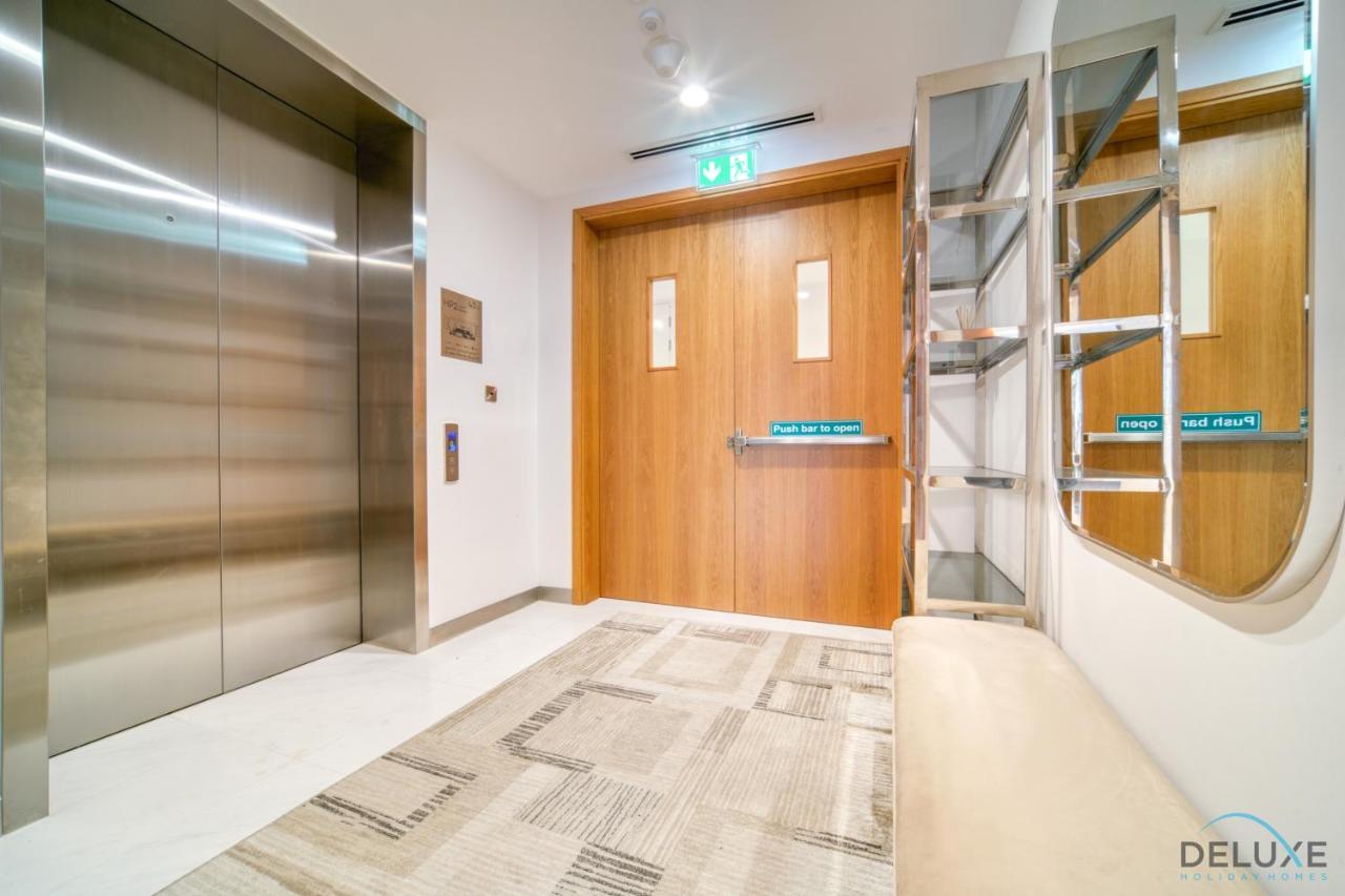 Picturesque 3br With Assistant At The One Jbr By Deluxe Homes Appartement