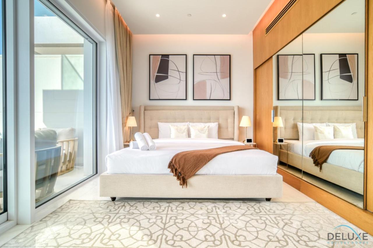 Picturesque 3br With Assistant At The One Jbr By Deluxe Homes *