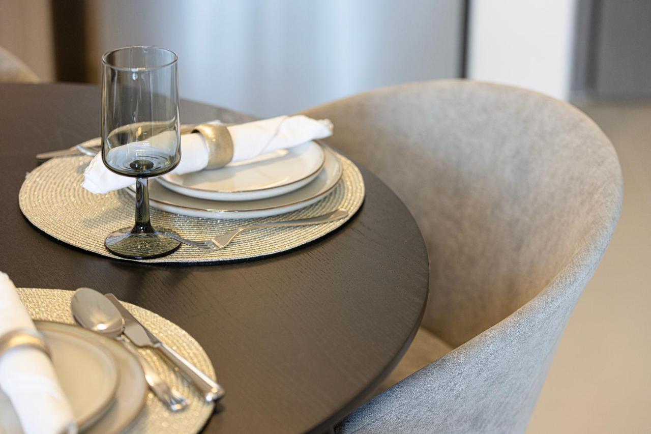 Magnificent Brand New Lux 2 Bedroom Opera District Dubái