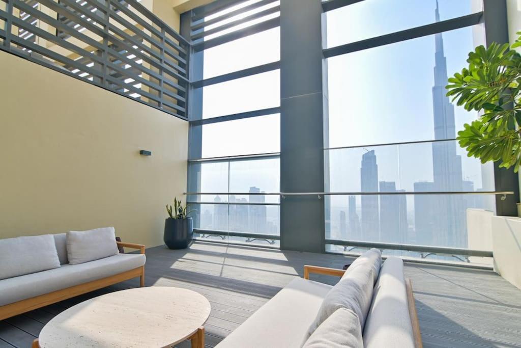 Luxury 2br High Floor Apt. W/ Burj Khalifa View With Laser Light Show And Dancing Fountain View Apartment Dubai