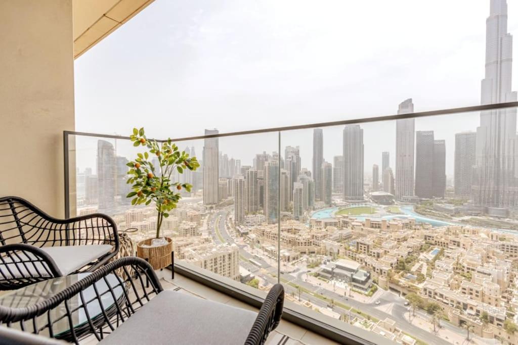 Luxury 2br High Floor Apt. W/ Burj Khalifa View With Laser Light Show And Dancing Fountain View Apartment