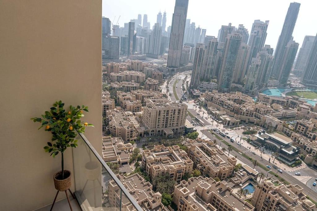 Luxury 2br High Floor Apt. W/ Burj Khalifa View With Laser Light Show And Dancing Fountain View Apartment