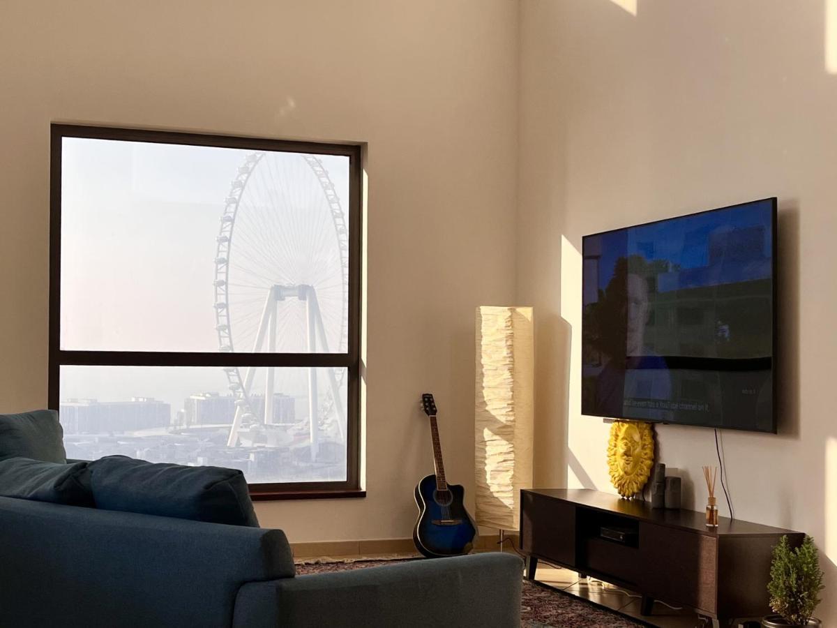Ampus Hostal Dubái
