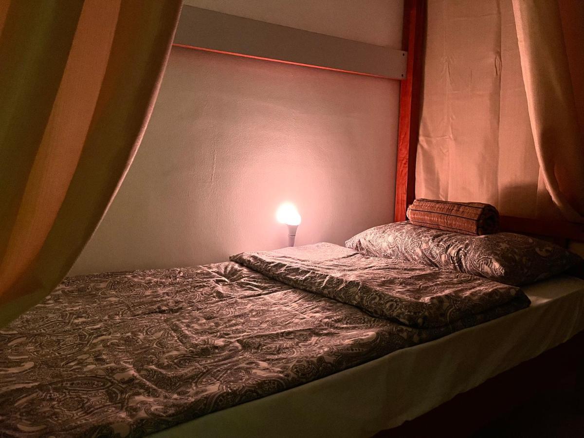 Hostal Ampus Dubái