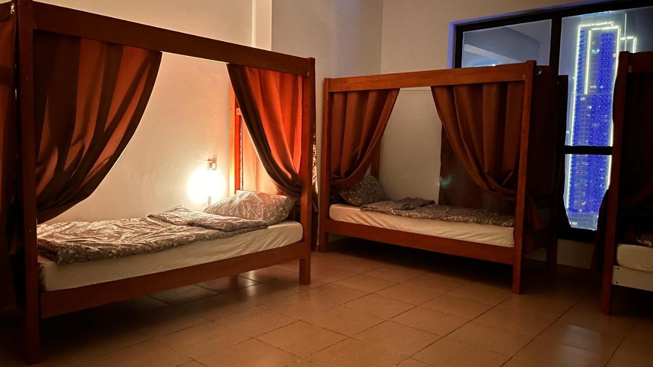 Hostal Ampus Dubái