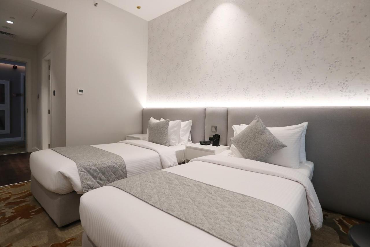 Estay Hotel 3*