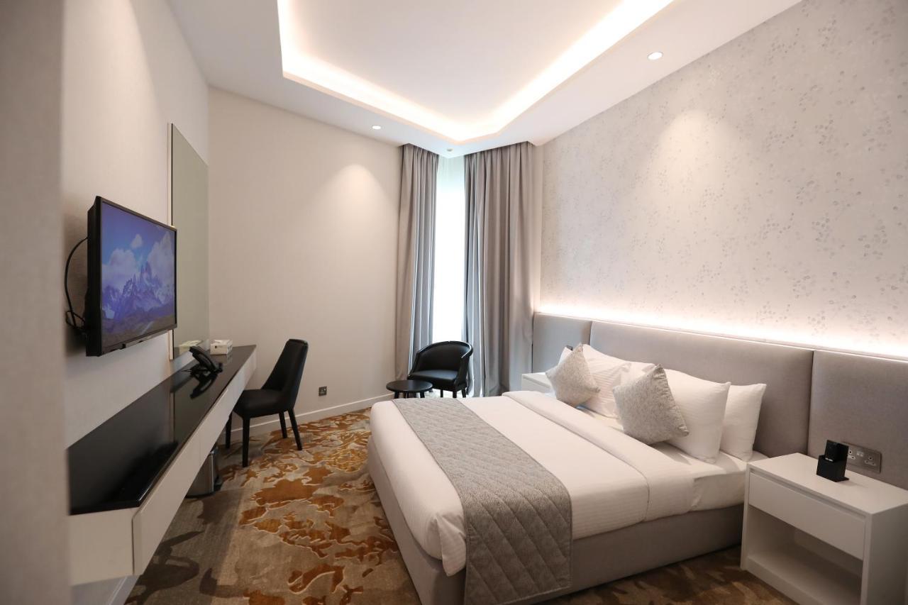 Estay Hotel 3*