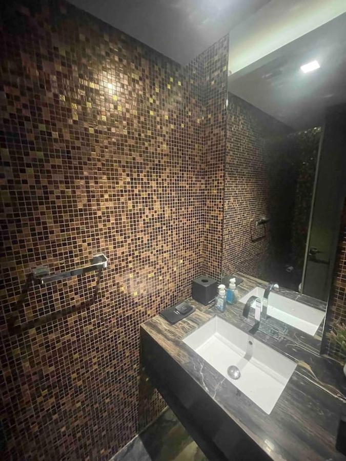 1br Fendi Unit In Damac Heights On 65th Floor Lejlighed *