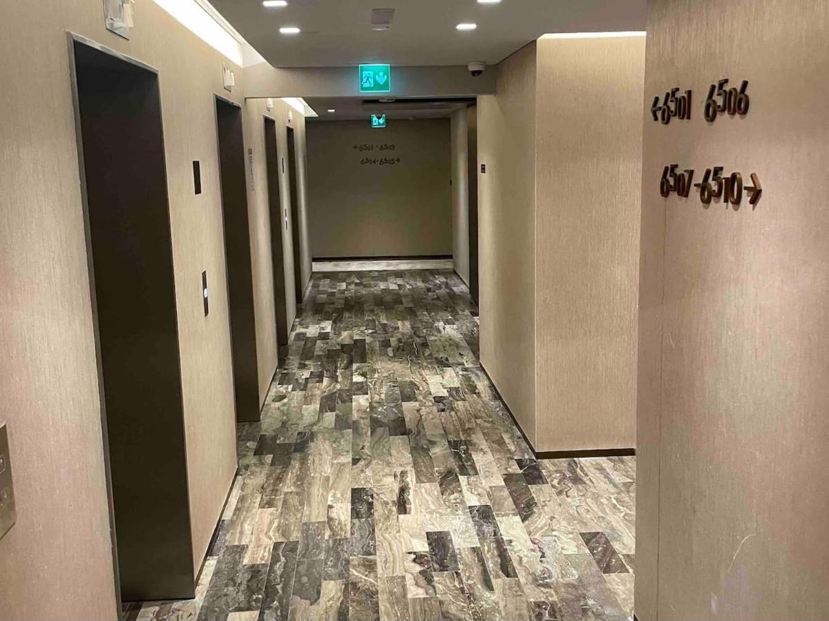 1br Fendi Unit In Damac Heights On 65th Floor Lejlighed